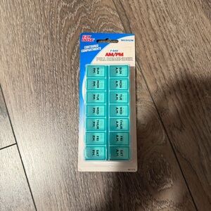 EZY DOSE
7-DAY
AM/PM
PILL REMINDER